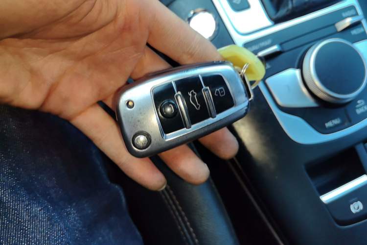 Used Audi A3 2020 Limousine 35 TFSI Style Edition China VI Emission Standard Vehicle Key