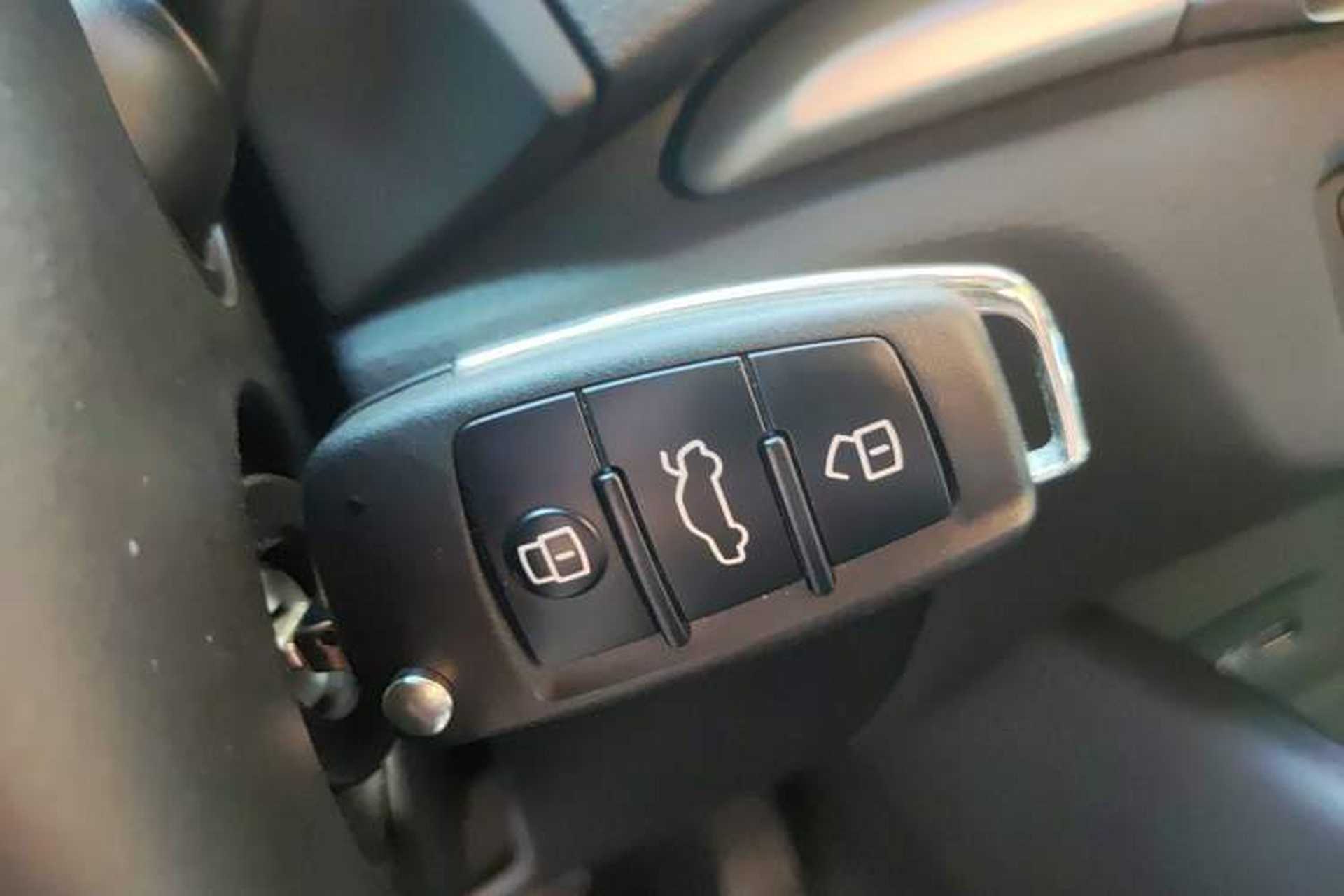 Used Audi A3 2020 Restyled Limousine 35 TFSI Ambition Version China VI Vehicle Key