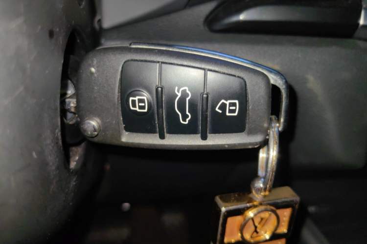 Used Audi A3 2020 Limousine 35 TFSI Fashion Edition China VI Emission Standard Vehicle Key