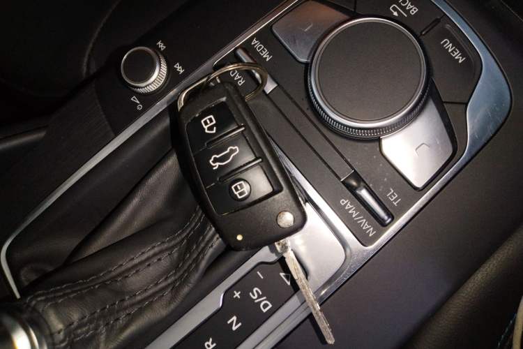 Used Audi A3 2020 Limousine 35 TFSI Fashion Edition China VI Emission Standard Vehicle Key