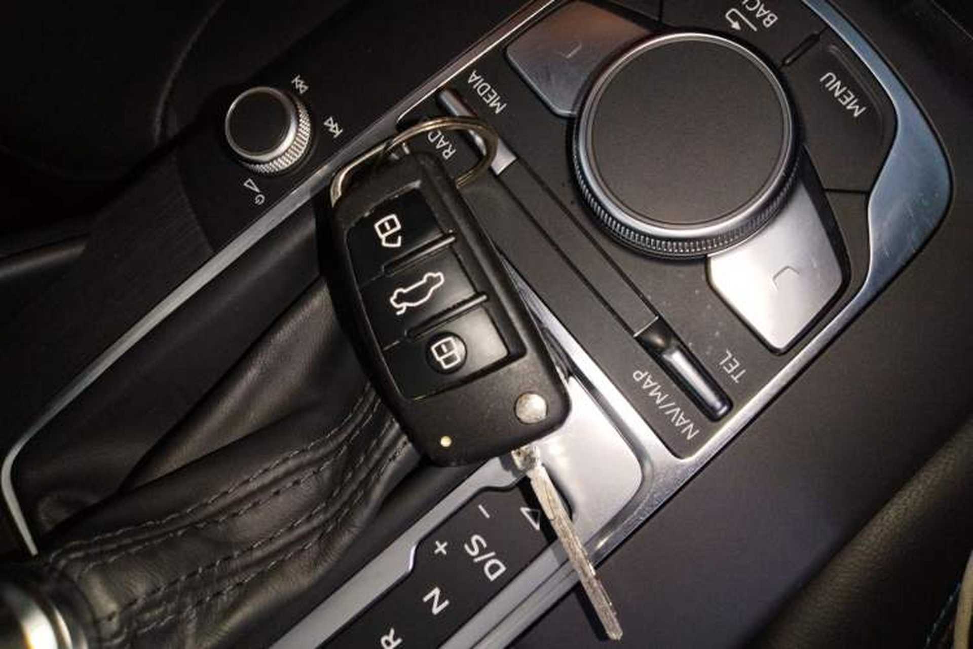 Used Audi A3 2020 Limousine 35 TFSI Fashion Edition China VI Emission Standard Vehicle Key