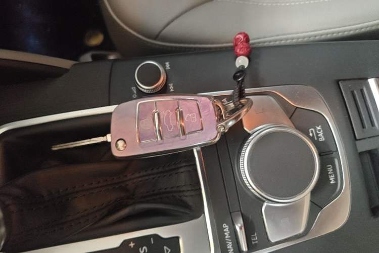 Used Audi A3 2020 Limousine 35 TFSI Fashion Edition China VI Emission Standard Vehicle Key