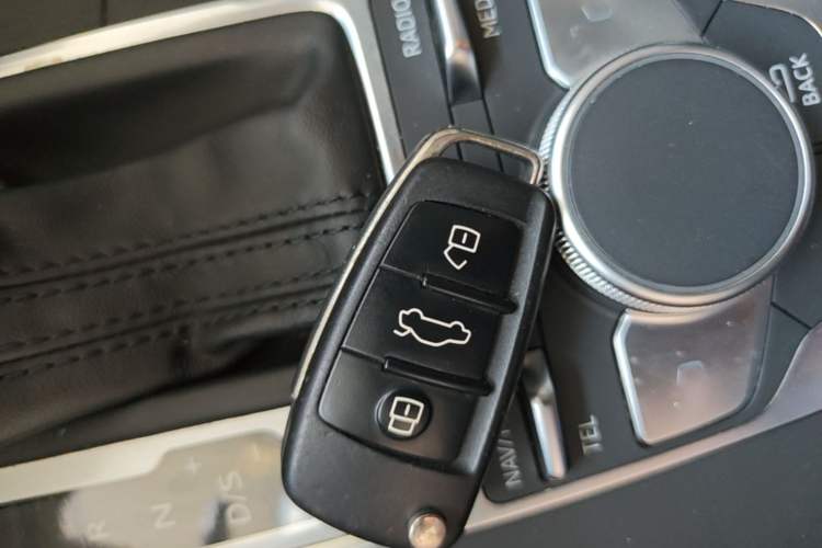 Used Audi A3 2020 Restyled Limousine 35 TFSI Ambition Version China VI Vehicle Key