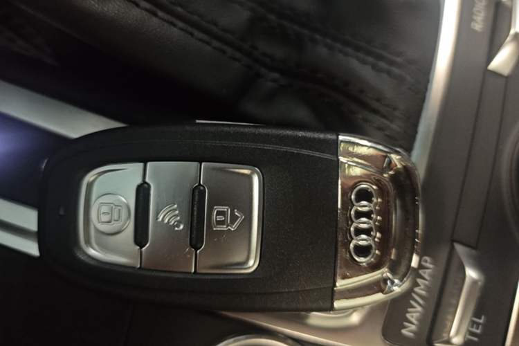 Used Audi A3 2020 Limousine 35 TFSI Fashion Edition China VI Emission Standard Vehicle Key