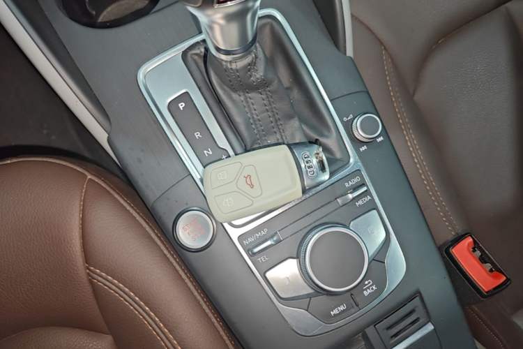 Used Audi A3 2020 Limousine 35 TFSI Fashion Edition China VI Emission Standard Vehicle Key