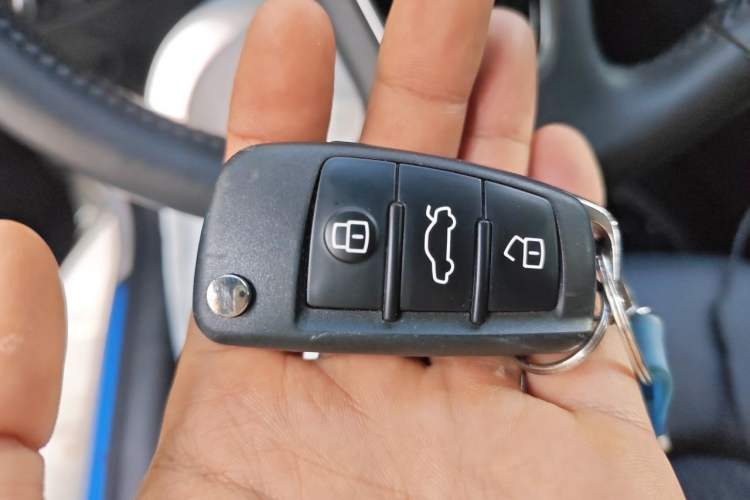 Used Audi A3 2020 Sportback 35 TFSI Fashion Edition China VI Emission Standard Vehicle Key