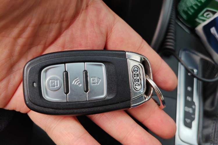 Used Audi A3 2020 Limousine 35 TFSI Fashion Edition China VI Emission Standard Vehicle Key