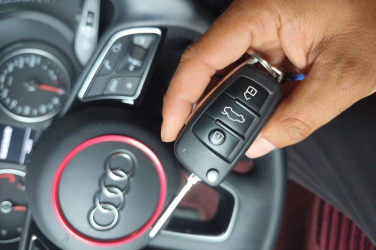 Used Audi A3 2020 Limousine 35 TFSI Fashion Edition China VI Emission Standard Vehicle Key