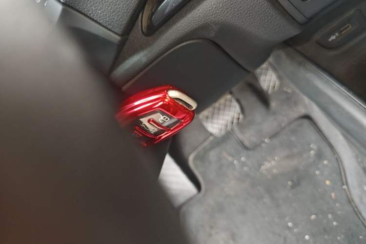 Used Audi A3 2020 Limousine 35 TFSI Fashion Edition China VI Emission Standard Vehicle Key