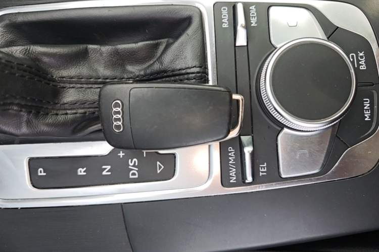 Used Audi A3 2020 Restyled Limousine 35 TFSI Ambition Version China VI Vehicle Key