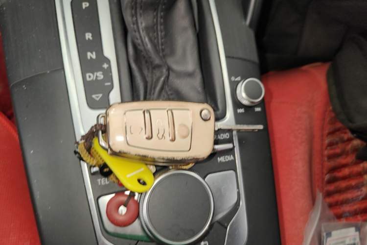 Used Audi A3 2020 Limousine 35 TFSI Fashion Edition China VI Emission Standard Vehicle Key