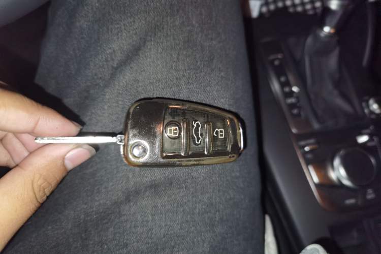Used Audi A3 2020 Restyled Sportback 35 TFSI Entry-Level China VI Emission Standard Vehicle Key