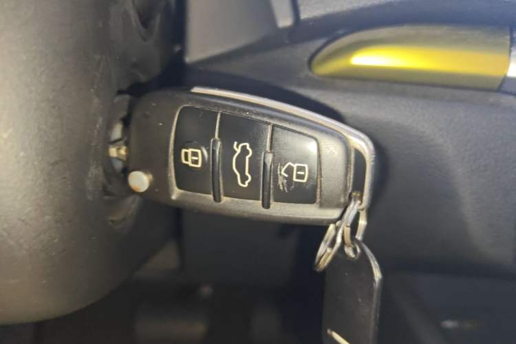 Used Audi A3 2020 Limousine 35 TFSI Fashion Edition China VI Emission Standard Vehicle Key