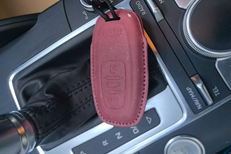 Used Audi A3 2020 Limousine 35 TFSI Fashion Edition China VI Emission Standard Vehicle Key