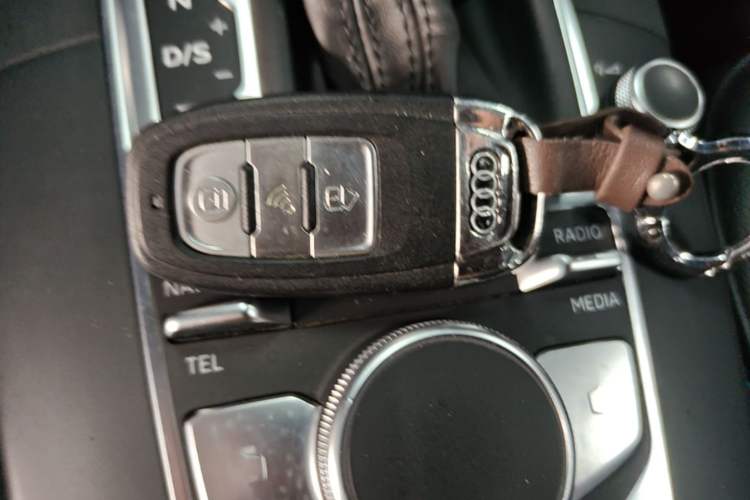 Used Audi A3 2020 Limousine 35 TFSI Fashion Edition China VI Emission Standard Vehicle Key