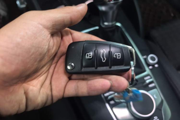 Used Audi A3 2020 Limousine 35 TFSI Sporty Version China VI Vehicle Key