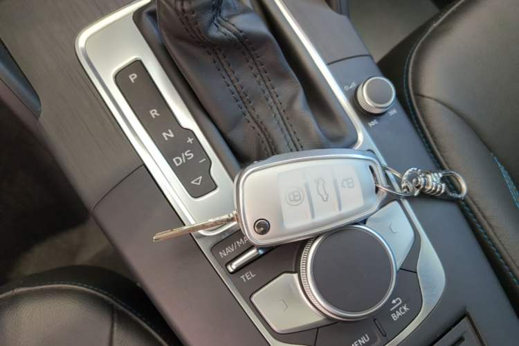 Used Audi A3 2020 Limousine 35 TFSI Fashion Edition China VI Emission Standard Vehicle Key