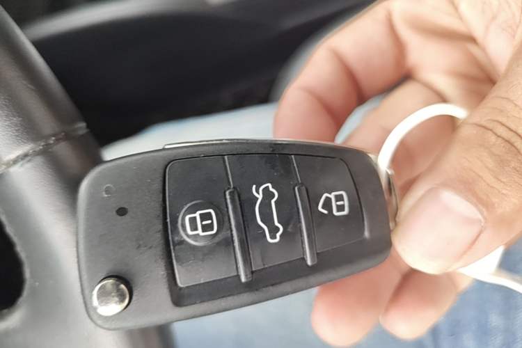 Used Audi A3 2020 Limousine 35 TFSI Fashion Edition China VI Emission Standard Vehicle Key