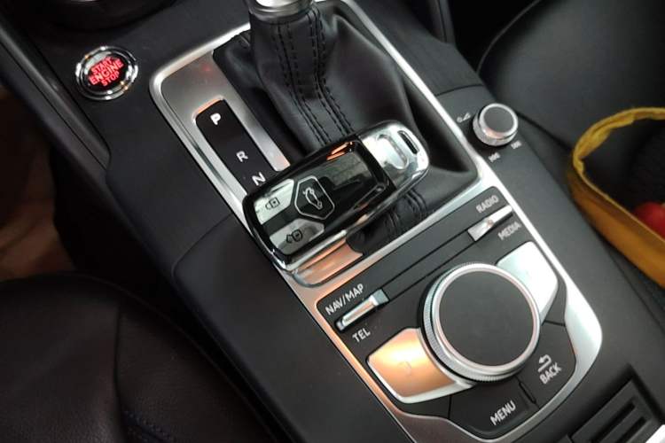 Used Audi A3 2020 Limousine 35 TFSI Fashion Edition China VI Emission Standard Vehicle Key