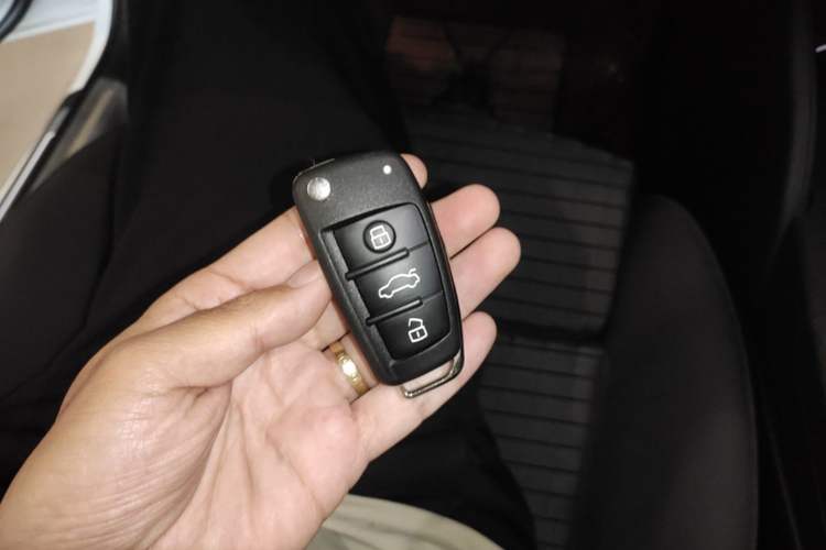 Used Audi A3 2020 Limousine 35 TFSI Sporty Version China VI Vehicle Key