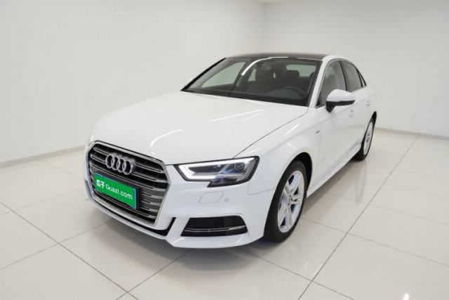 Audi A3 2020 Limousine 35 TFSI Fashion Edition China VI Emission Standard مستعملة
