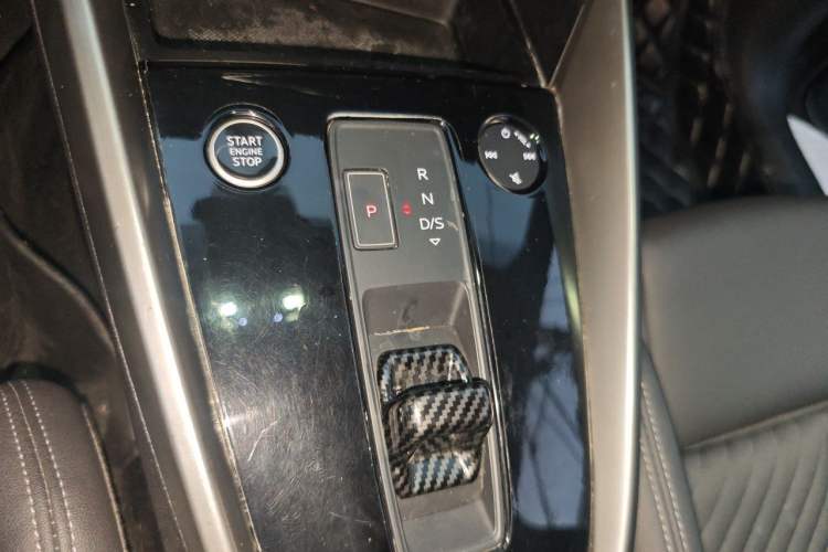 Used Audi A3 2021 A3L Limousine 35 TFSI Fashionable and Elegant Model Gear Lever