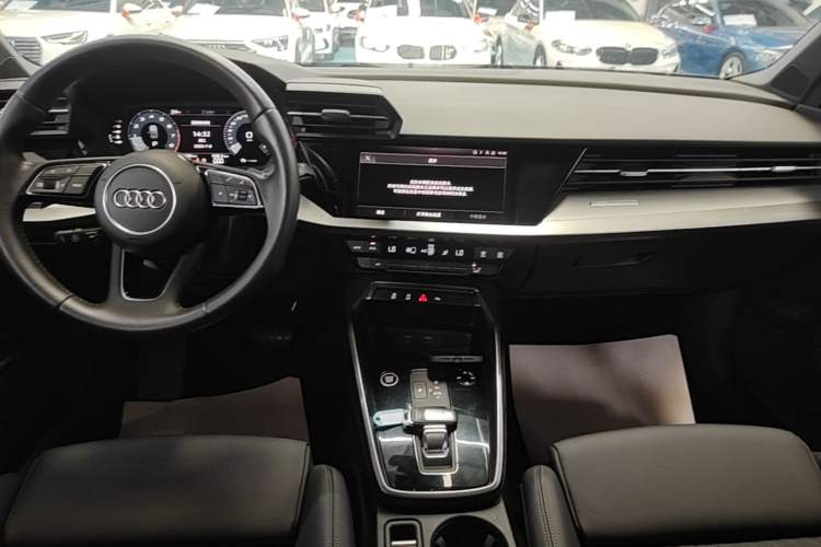 Used Audi A3 2021 A3L Limousine 35 TFSI Fashionable and Elegant Model Gear Lever