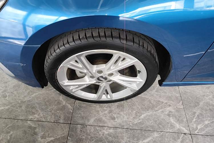 Used Audi A3 2021 Sportback 35 TFSI Stylish and Elegant Model Left Front Wheel Hub