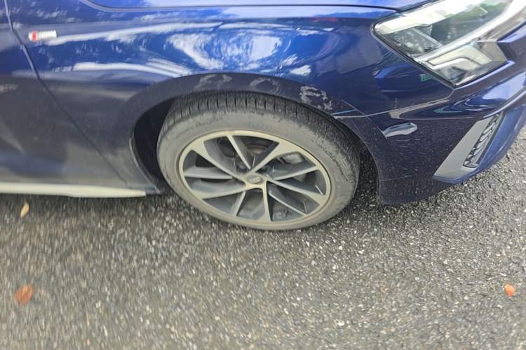 Used Audi A3 2021 A3L Limousine 35 TFSI Progressive Sport Edition Right Front Wheel Hub