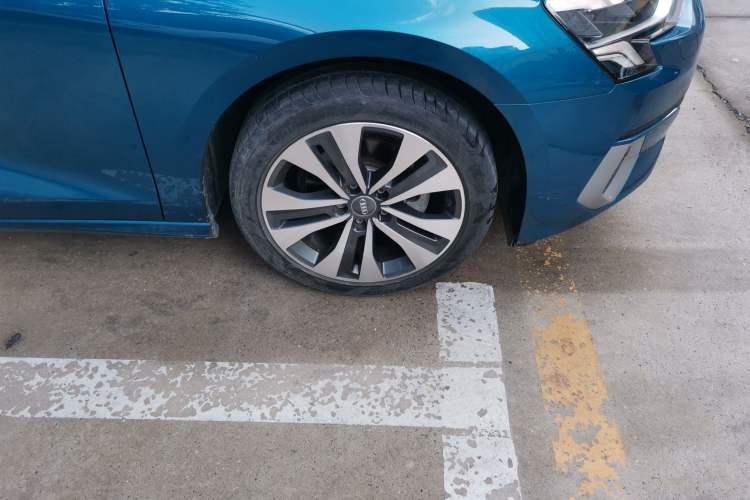 Used Audi A3 2021 A3L Limousine 35 TFSI Ambition Style Edition Right Front Wheel Hub