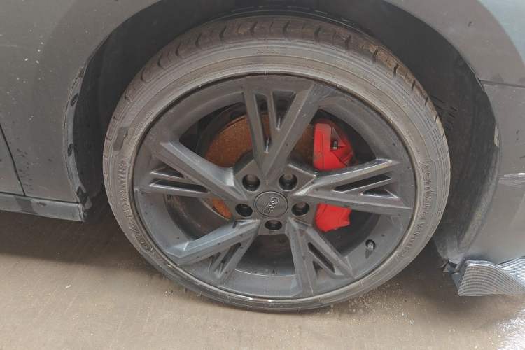 Used Audi A3 2021 Sportback 35 TFSI Stylish and Elegant Model Right Front Wheel Hub
