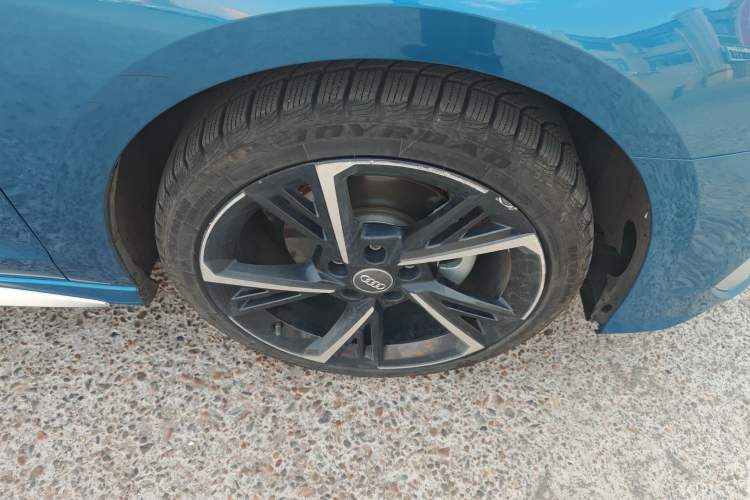 Used Audi A3 2021 Sportback 35 TFSI Advanced Sport Edition Right Front Wheel Hub
