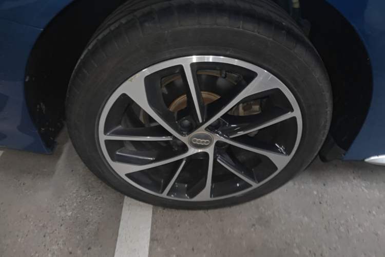 Used Audi A3 2021 A3L Limousine 35 TFSI Progressive Sport Edition Right Rear Wheel Hub