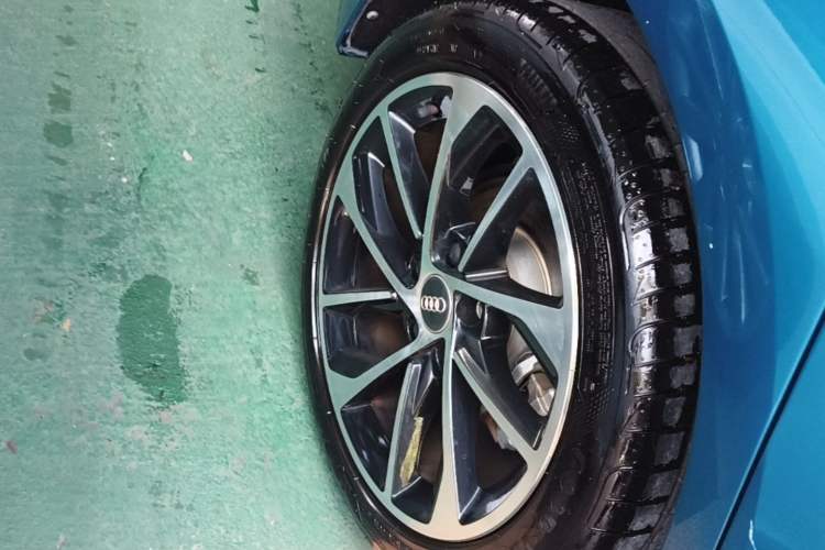 Used Audi A3 2021 Sportback 35 TFSI Advanced Sport Edition Right Rear Wheel Hub