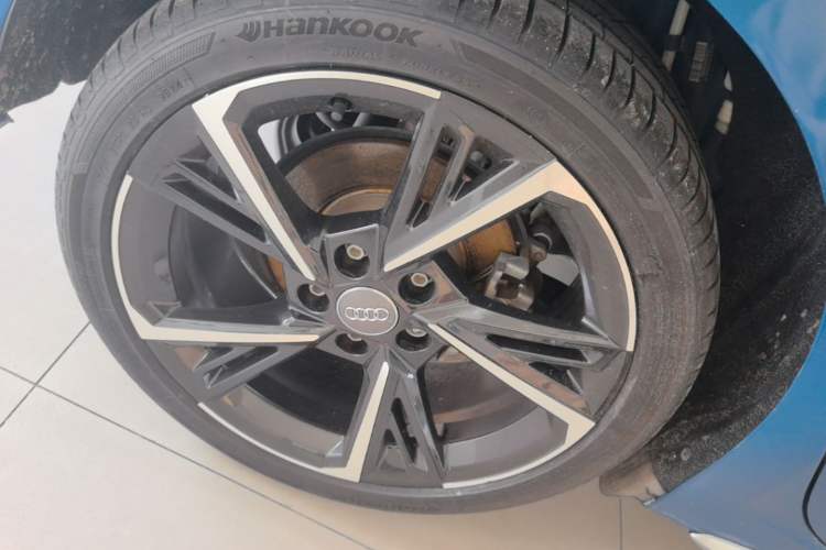 Used Audi A3 2021 Sportback 35 TFSI Fashionable Sports Model Right Rear Wheel Hub