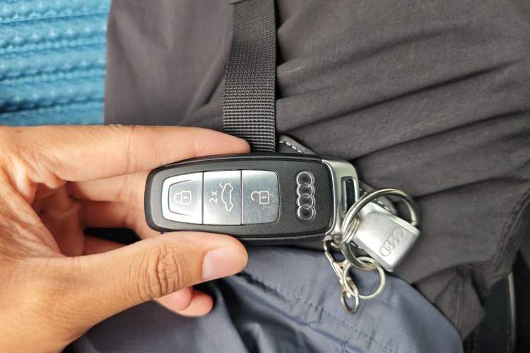 Used Audi A3 2021 Sportback 35 TFSI Advanced Sport Edition Vehicle Key
