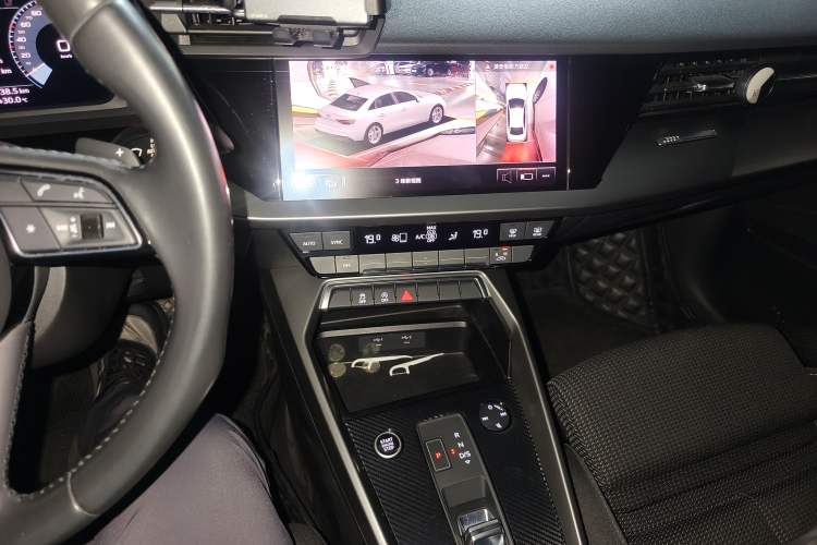 Used Audi A3 2021 A3L Limousine 35 TFSI Progressive Sport Edition Audio And AC Panel