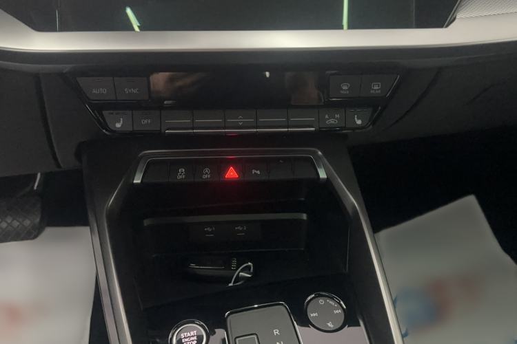 Used Audi A3 2021 A3L Limousine 35 TFSI Fashionable and Elegant Model Audio And AC Panel