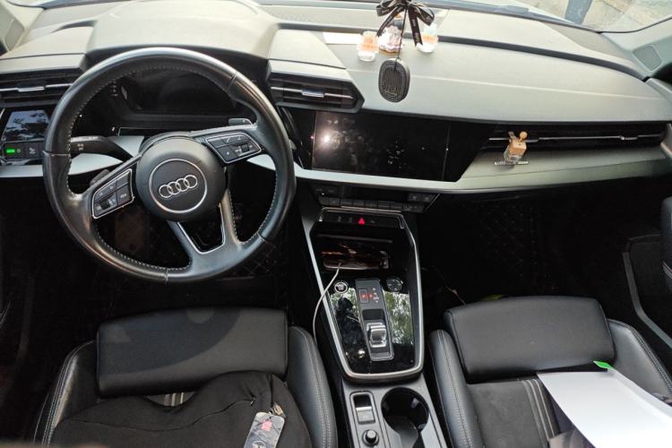 Used Audi A3 2021 Sportback 35 TFSI Fashionable Sports Model Center Console