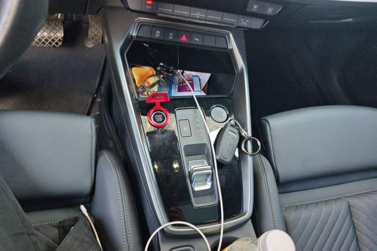Used Audi A3 2021 A3L Limousine 35 TFSI Fashionable and Elegant Model Gear Lever