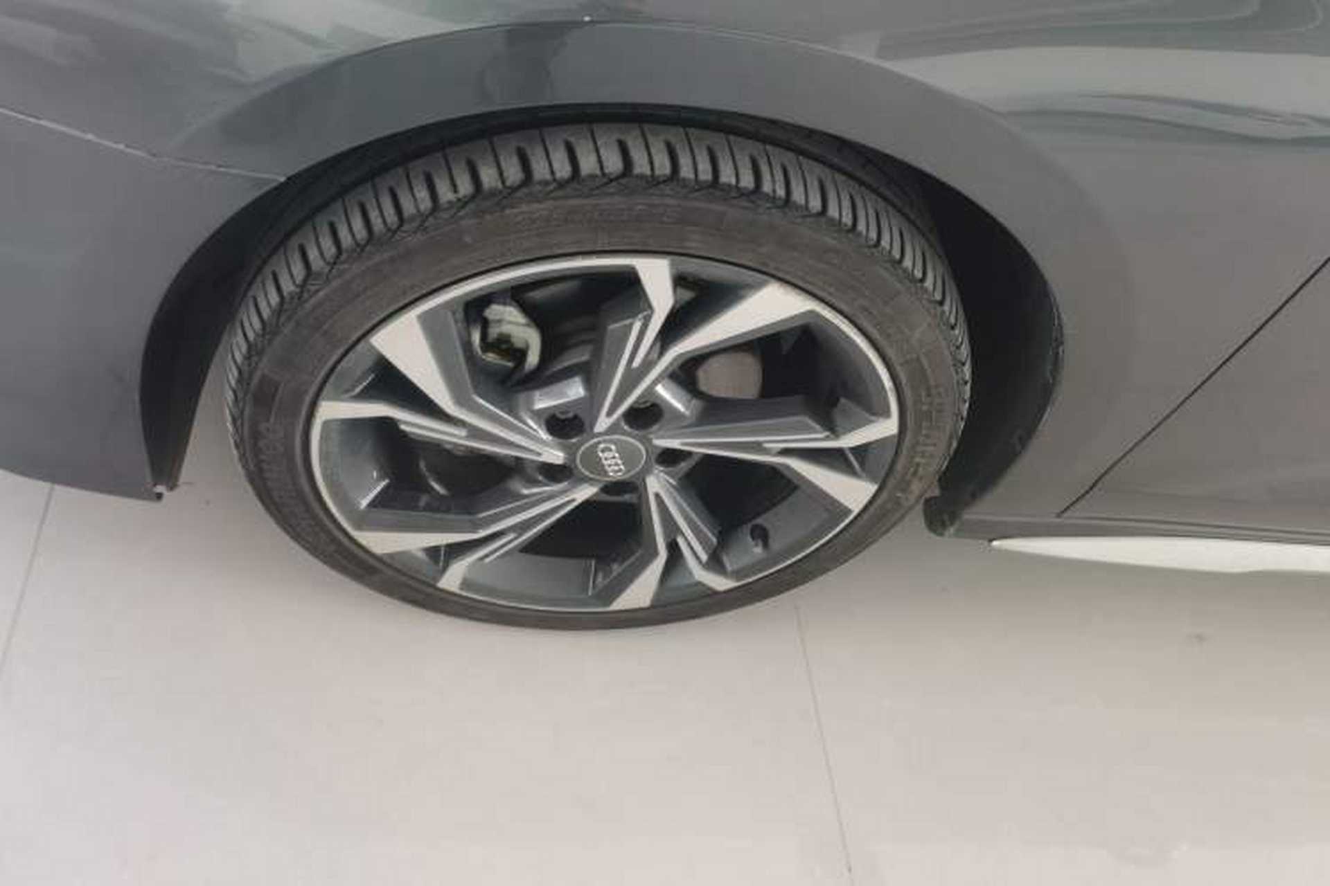 Used Audi A3 2021 Sportback 35 TFSI Fashionable Sports Model Left Front Wheel Hub