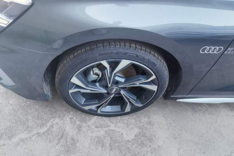 Used Audi A3 2021 Sportback 35 TFSI Enjoy Life Edition Left Front Wheel Hub