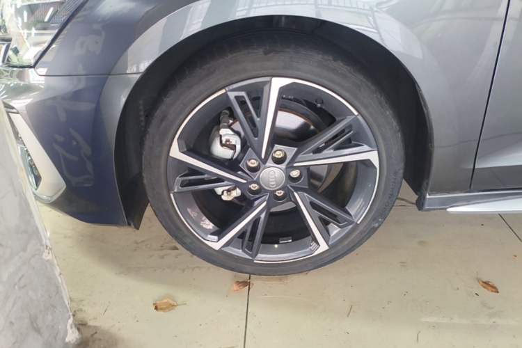 Used Audi A3 2021 Sportback 35 TFSI Fashionable Sports Model Left Front Wheel Hub