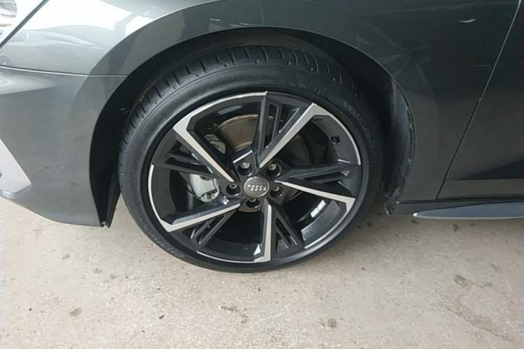 Used Audi A3 2021 A3L Limousine 35 TFSI Fashion Sport Model Left Front Wheel Hub