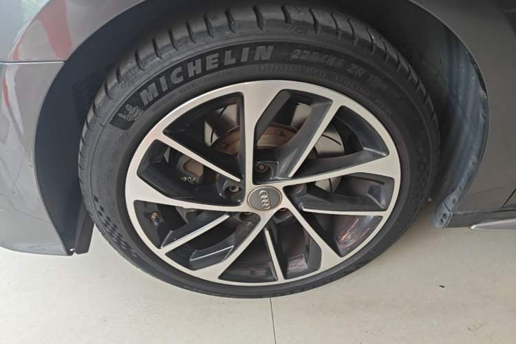 Used Audi A3 2021 Sportback 35 TFSI Advanced Sport Edition Left Front Wheel Hub