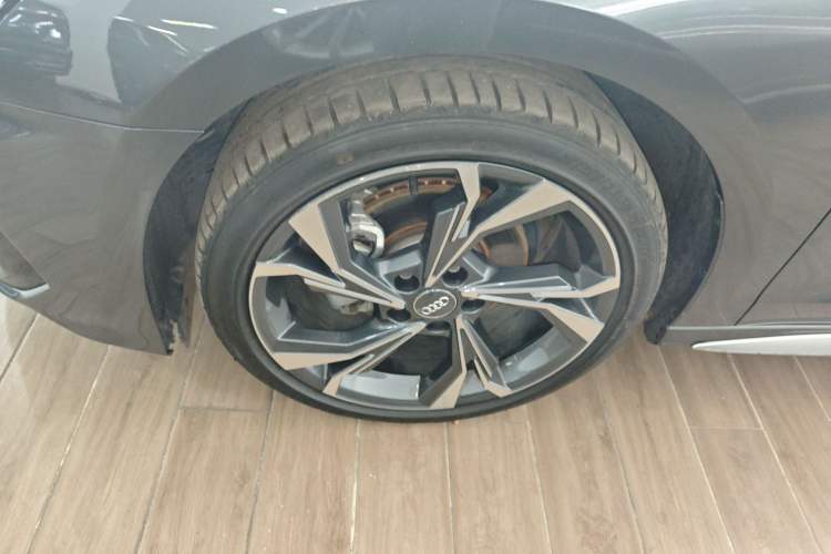 Used Audi A3 2021 A3L Limousine 35 TFSI Luxury Sport Edition Left Front Wheel Hub