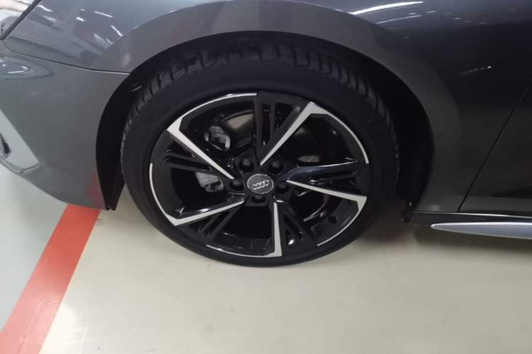 Used Audi A3 2021 A3L Limousine 35 TFSI Fashion Sport Model Left Front Wheel Hub