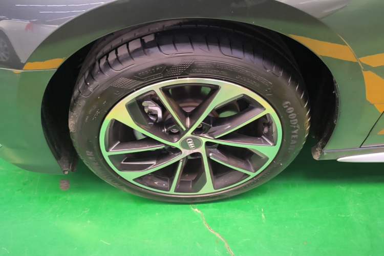 Used Audi A3 2021 Sportback 35 TFSI Advanced Sport Edition Left Front Wheel Hub