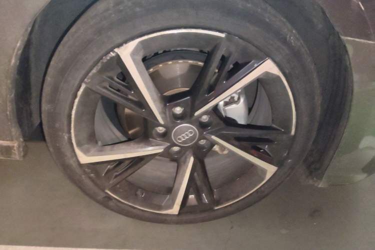 Used Audi A3 2021 Sportback 35 TFSI Fashionable Sports Model Right Front Wheel Hub