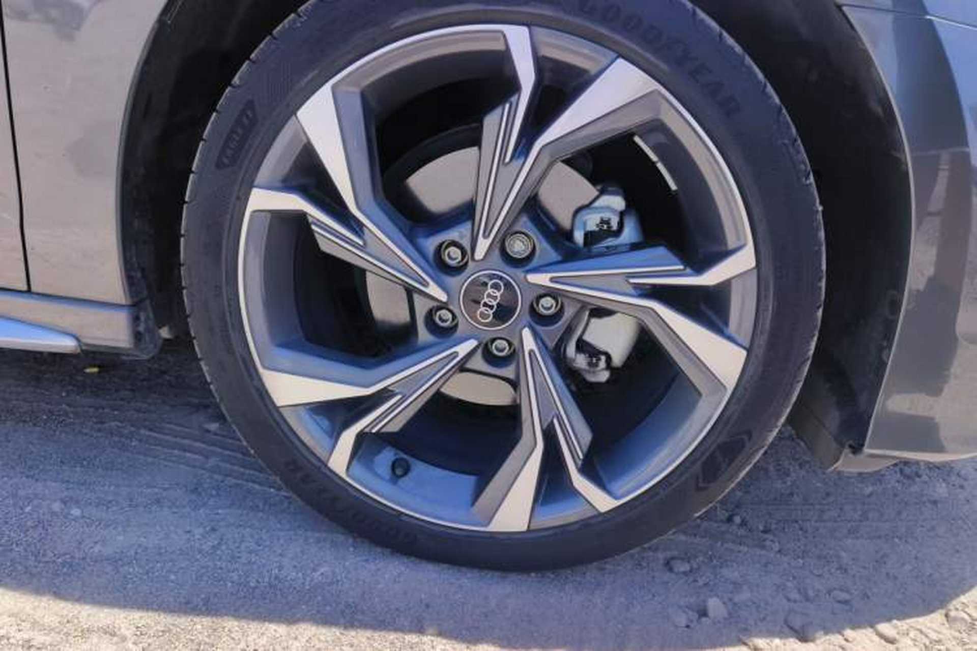 Used Audi A3 2021 A3L Limousine 35 TFSI Luxury Sport Edition Right Front Wheel Hub